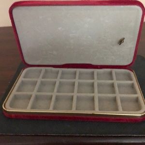 Vintage musical Jewelry box
